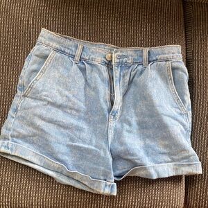 American Eagle Light Wash Mom Jean Shorts